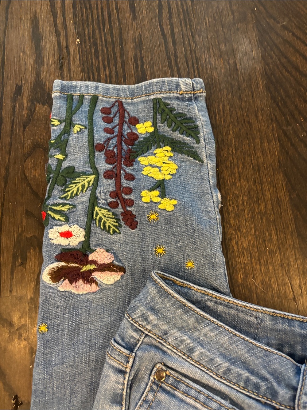 Earl Jeans Light Blue Jeans with Floral Embroidery - Picture 3 of 7